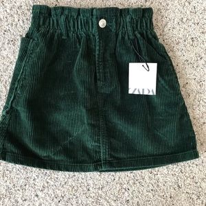 Zara girl’s green corduroy skirt